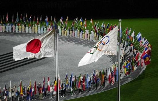 东京奥运会闭幕式日本国旗