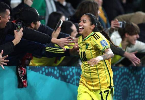 哥伦比亚女足首进世界杯8强